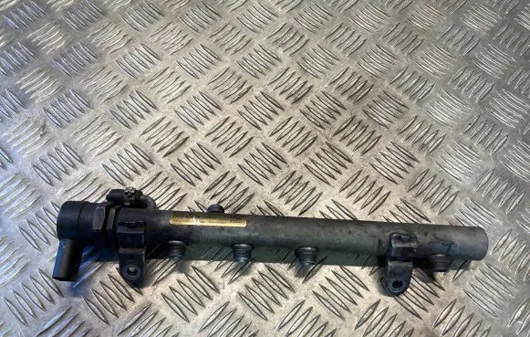 Mercedes-Benz C W204 Fuel main line pipe A6420702495