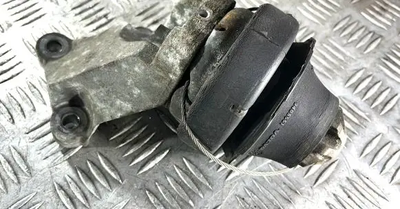 Volvo XC90 Engine mount bracket 9485551