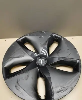 Tesla Model 3 R17 wheel hub/cap/trim 104423199B