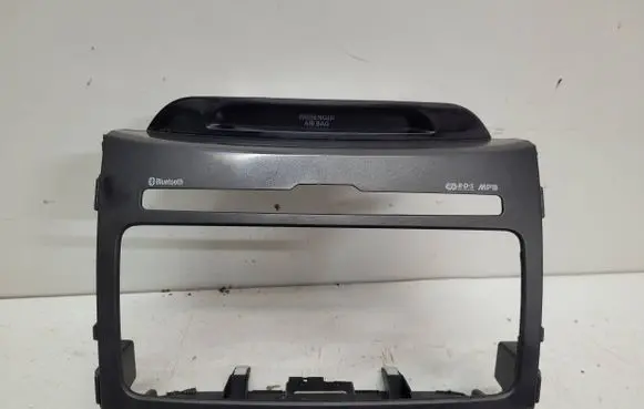 KIA Sportage Radio/GPS head unit trim U097813810