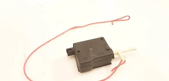 Fuel tank cap lock