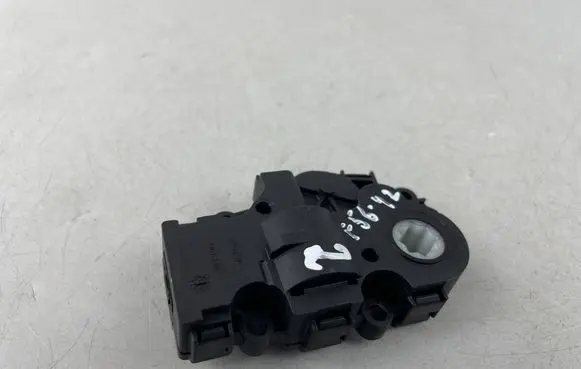 Mini One - Cooper F56 F55 Air flap motor/actuator CZ1139302420
