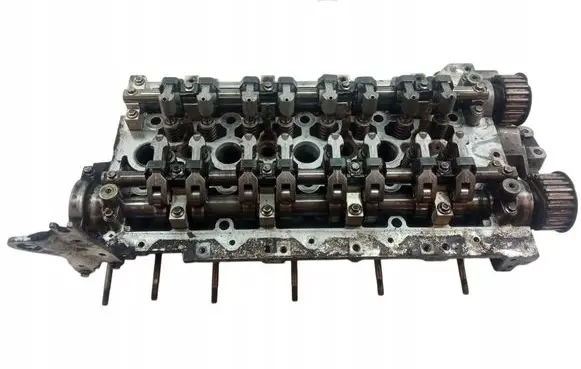 Opel Vivaro Engine head 8200408638