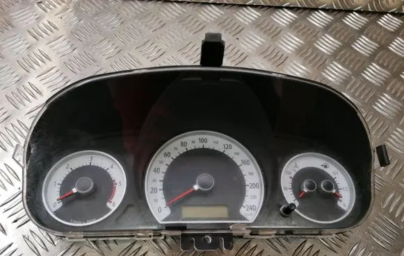 KIA Ceed Speedometer (instrument cluster) 940031H130