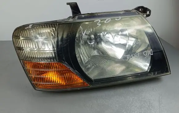 Mitsubishi Pajero Headlight/headlamp