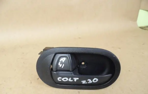 Mitsubishi Colt CZ3 Front door interior handle 