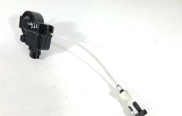Lexus GS 300 350 430 450H Fuel cap flap release cable 77030-30140