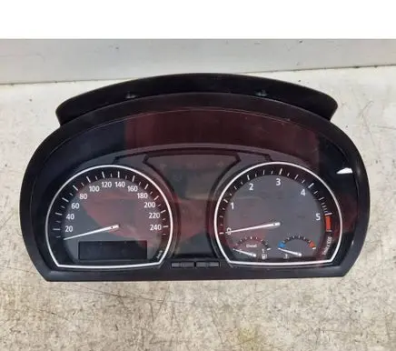 BMW X3 E83 Speedometer (instrument cluster) 102464026 25811510 3414372