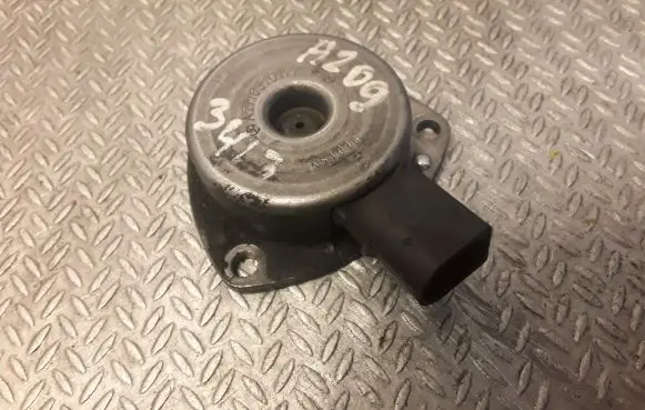 Mercedes-Benz CLK A209 C209 Camshaft pulley/ VANOS 2710510177 A2710510177
