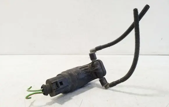 Volkswagen Golf IV Windscreen/windshield washer pump 1T0955651A
