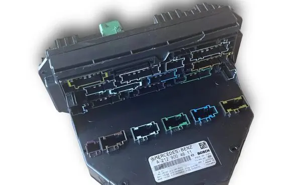 Mercedes-Benz C W204 Fuse module A2129004611