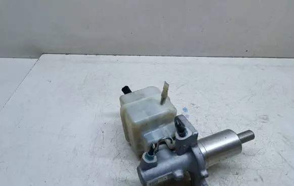BMW 5 F10 F11 Master brake cylinder 6782289