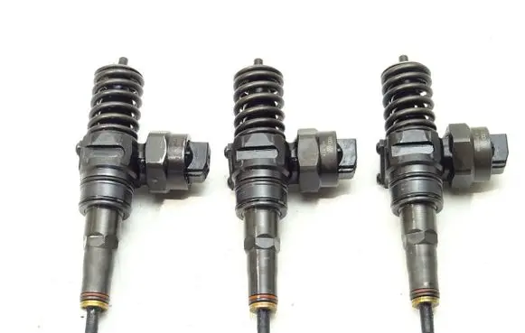 Volkswagen Polo III 6N 6N2 6NF Fuel injectors set 038130073F