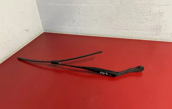 BMW X3 G01 Front wiper blade arm 7399009