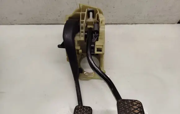 BMW 5 E60 E61 Pedal assembly 35100758944