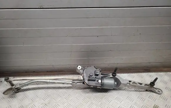 Mercedes-Benz CLS C218 X218 Front wiper linkage and motor A2128201240