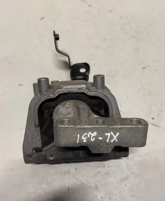 Volkswagen Golf VI Engine mount bracket 1K0199262CB 14122018 E3G224900
