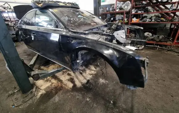 Audi A8 S8 D4 4H Front quarter panel LZ9Y