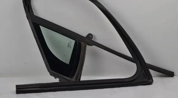 KIA Sportage Front door vent window glass four-door 43R01390 DA14373K 82530R2000