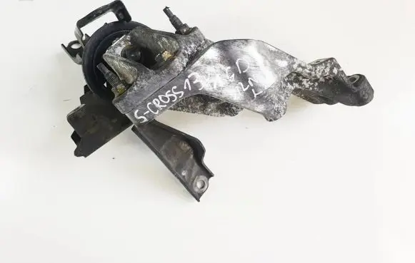 Suzuki SX4 S-Cross Engine mount bracket