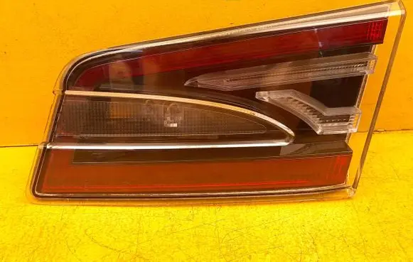Tesla Model S Tailgate rear/tail lights 600592400E
