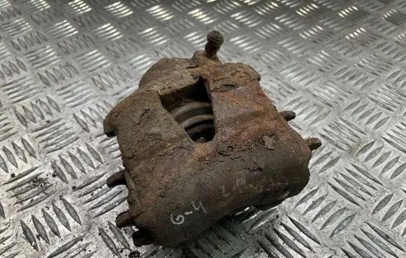 Volkswagen Golf IV Front brake caliper