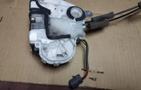 Honda Legend Rear door lock
