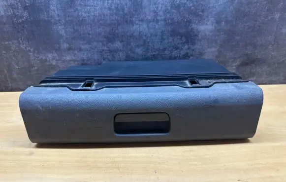 Volkswagen Touran I Glove box 1T0881580D