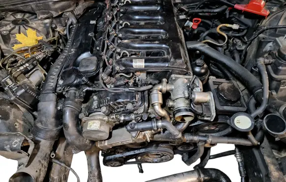 BMW 5 E60 E61 Engine