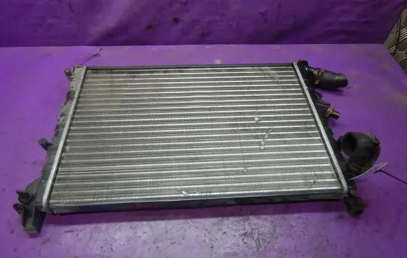 Renault Laguna I Coolant radiator