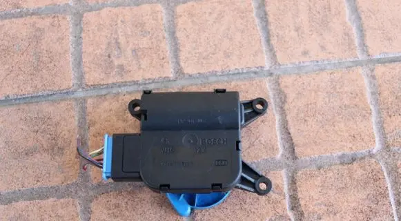 Audi A4 S4 B6 8E 8H A/C air flow flap actuator/motor 8E1820511E
