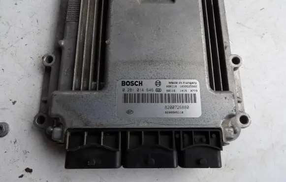 Renault Laguna III Engine control unit/module 8200905110 8200726880 0281014646