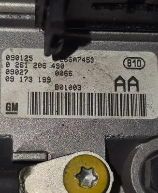 Opel Omega B2 Engine control unit/module 0261206490 09173199 F6SA7459