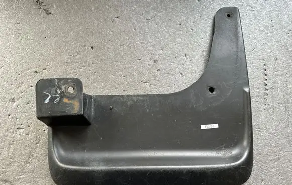 Nissan Patrol Y61 Front mudguard 63850VC300