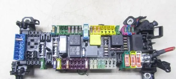Mercedes-Benz A W176 Fuse box set A2465400340