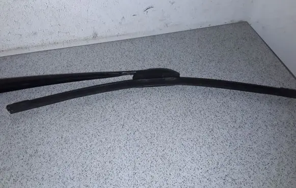 BMW 3 E46 Windshield/front glass wiper blade 7007128