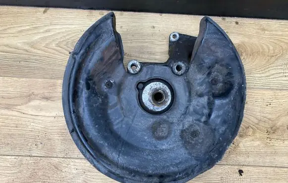 Volkswagen PASSAT B6 Rear wheel hub 5N0615612