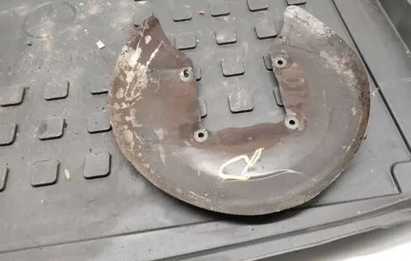 BMW 2 F45 Rear brake disc plate dust cover 6799739