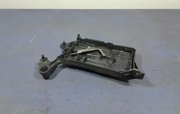 Skoda Octavia Mk3 (5E) Battery box tray 5Q0915331K