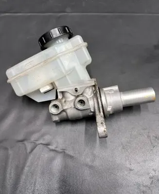 Infiniti FX Master brake cylinder 226328 BOSCH