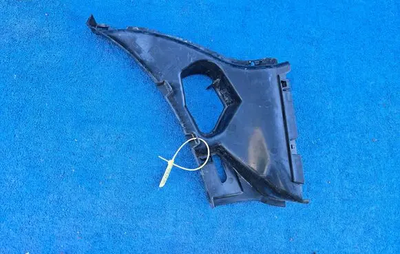 BMW X6 F16 Front bumper mounting bracket 8056505