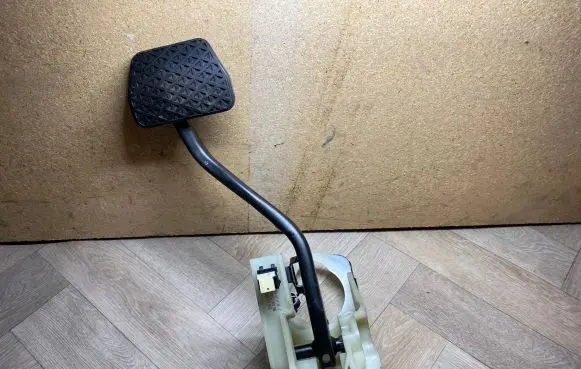 BMW 3 F30 F35 F31 Brake pedal 6798596 35316798596 6797405