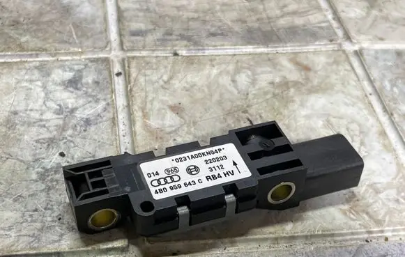 Audi A6 S6 C5 4B Airbag deployment crash/impact sensor 4B0959643C