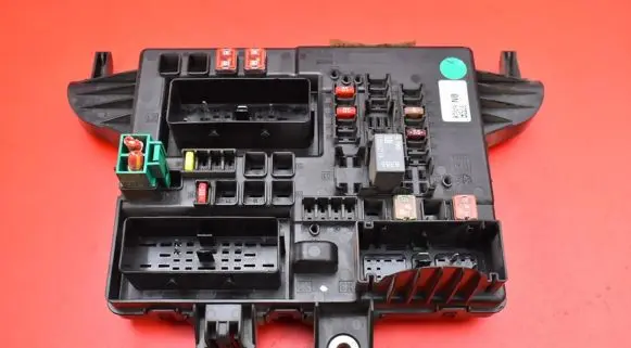 Opel Insignia A Fuse box set 13277318