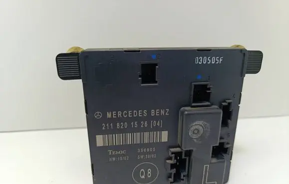 Mercedes-Benz E W211 Door control unit/module 2118201526