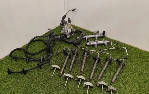 Audi A4 S4 B8 8K Fuel injection system set 059130755BG 0445010642 059130277CD