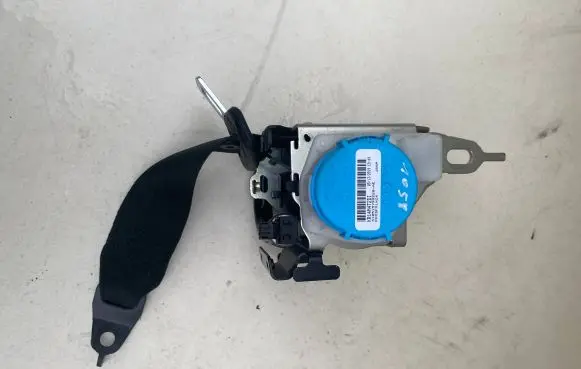 BMW 8 G15 Rear seatbelt 310515799228 KR14M4T2DI 311915799228AE