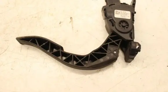 Audi A4 S4 B8 8K Accelerator throttle pedal 00950501