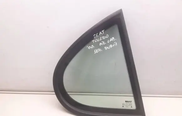 Seat Toledo II (1M) Rear vent window glass 1M0845214