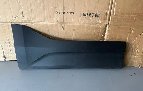 Volvo XC40 Rear door trim (molding) 32409187 32409193